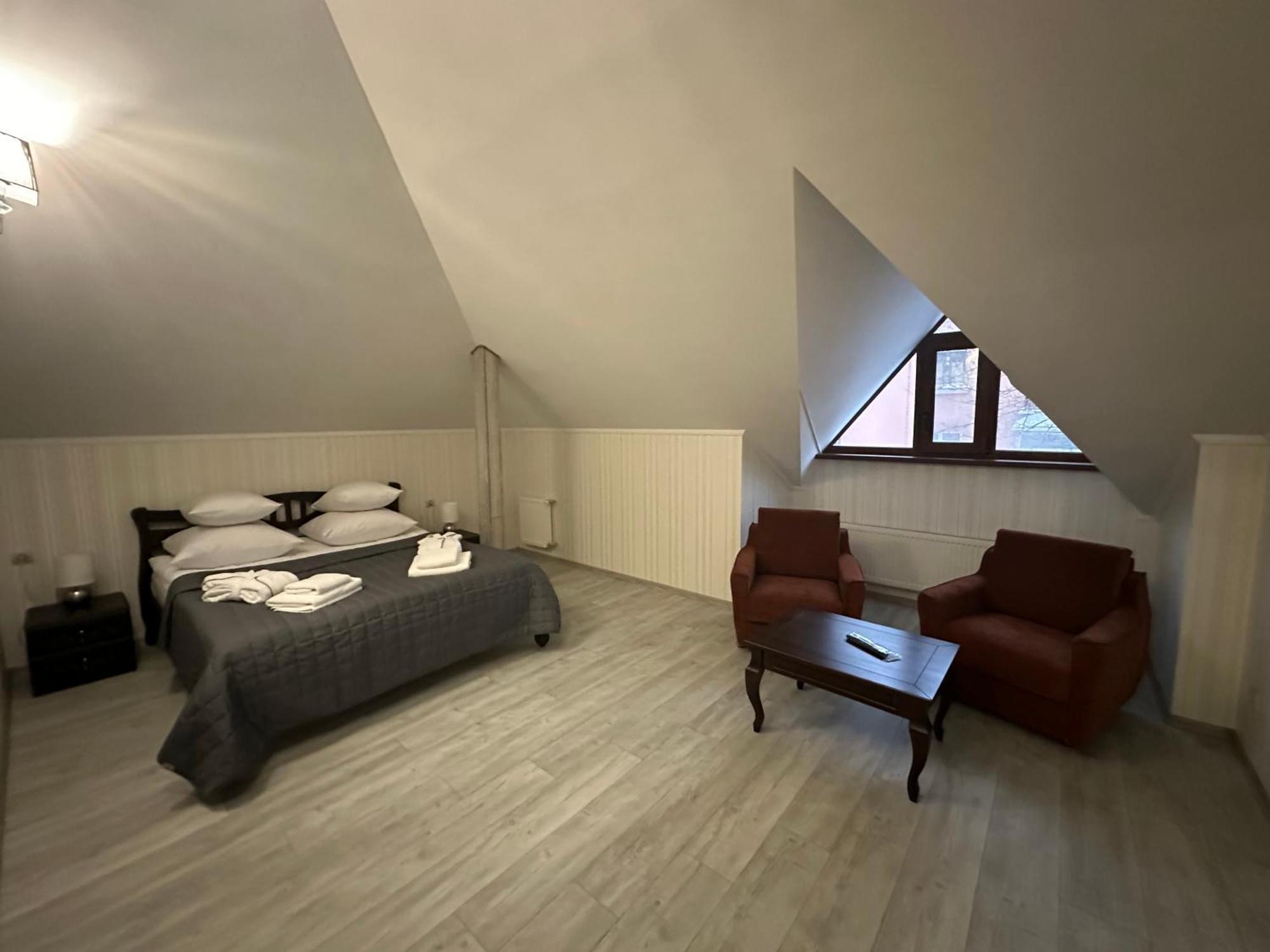 Centralnyi Hotel ポルタヴァ エクステリア 写真