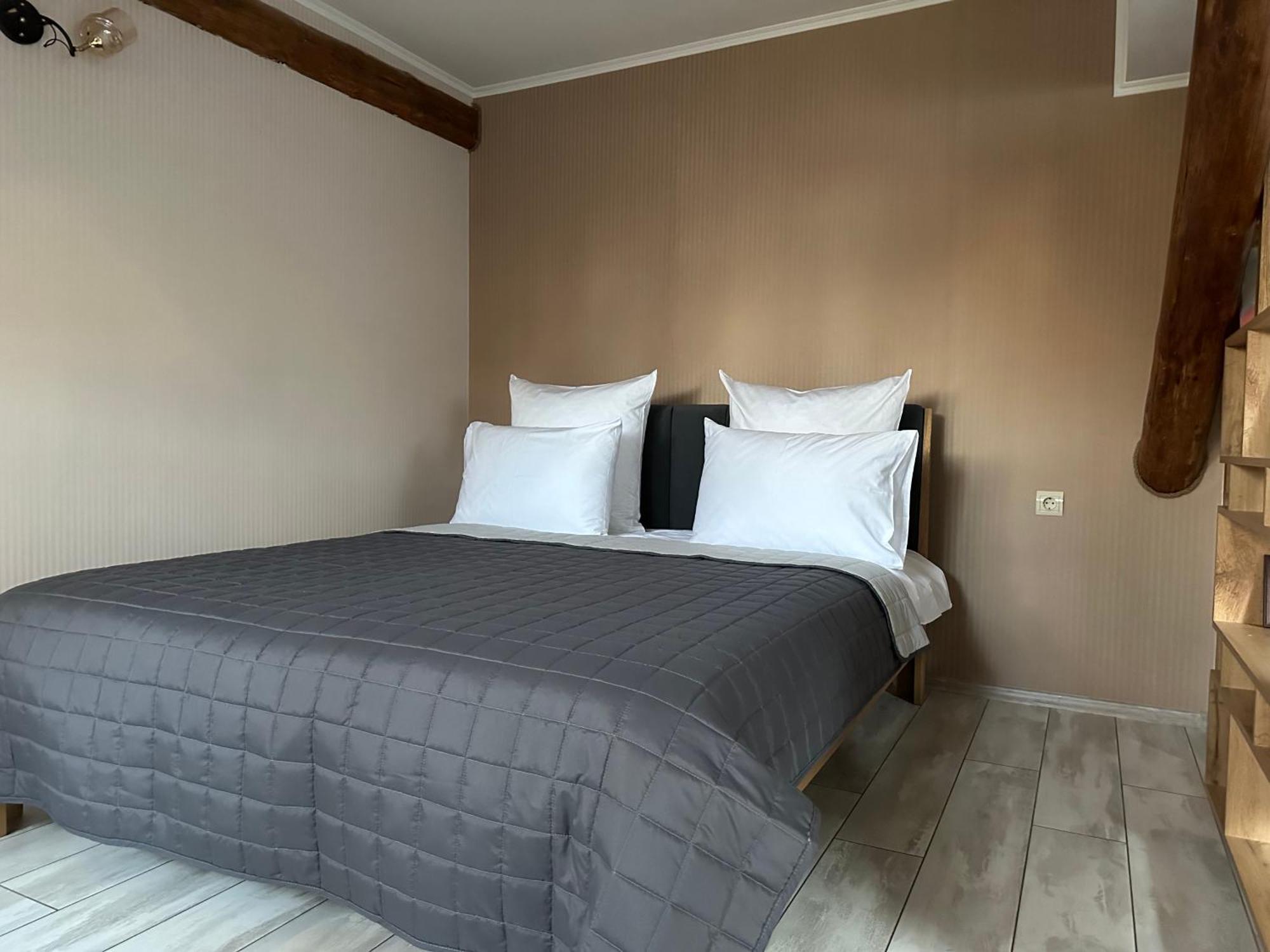Centralnyi Hotel ポルタヴァ エクステリア 写真