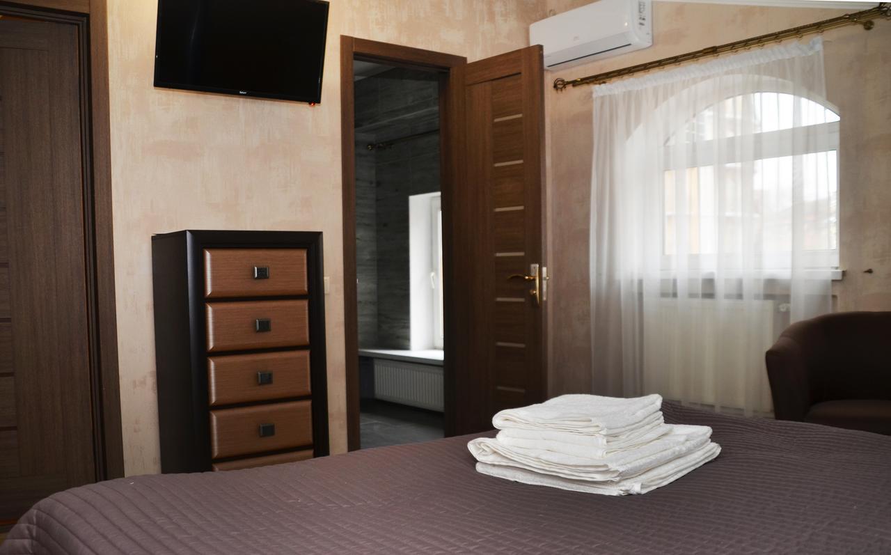 Centralnyi Hotel ポルタヴァ エクステリア 写真