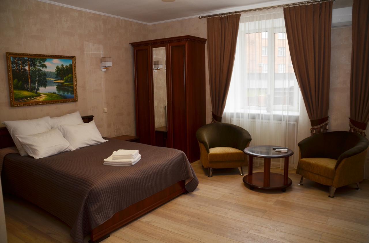 Centralnyi Hotel ポルタヴァ エクステリア 写真