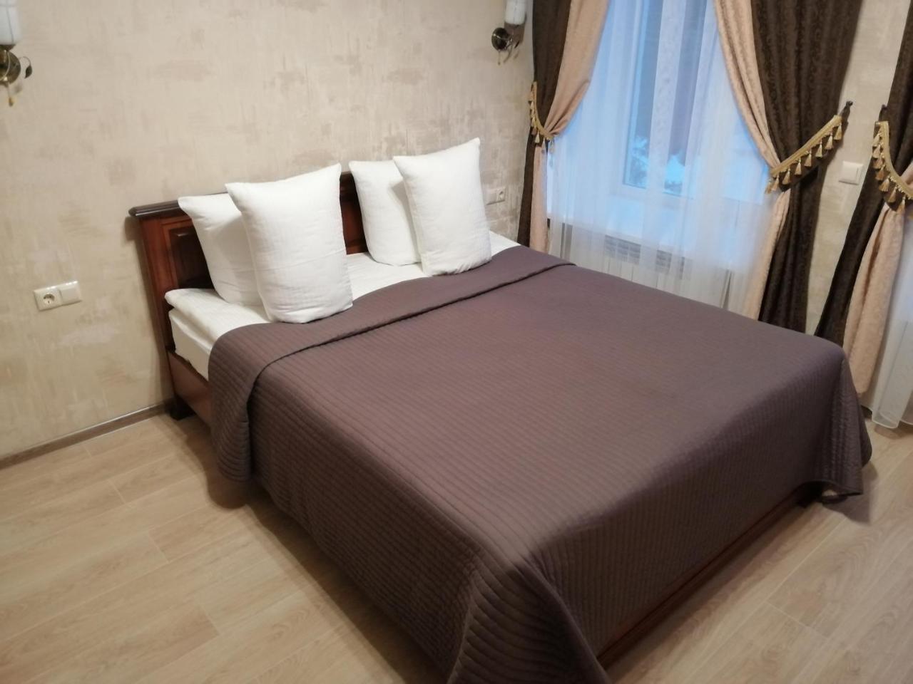 Centralnyi Hotel ポルタヴァ エクステリア 写真