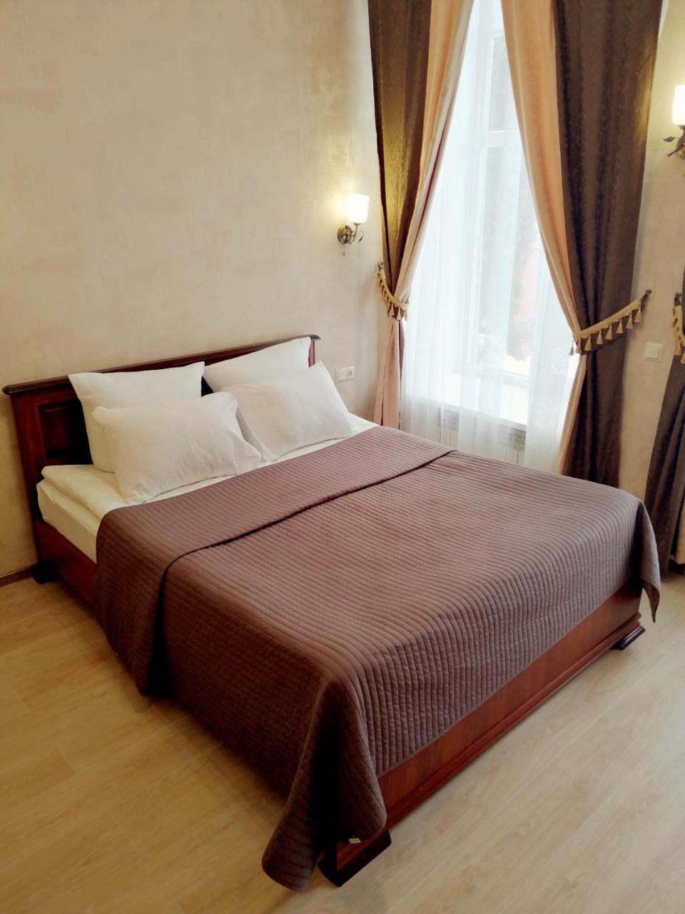 Centralnyi Hotel ポルタヴァ エクステリア 写真